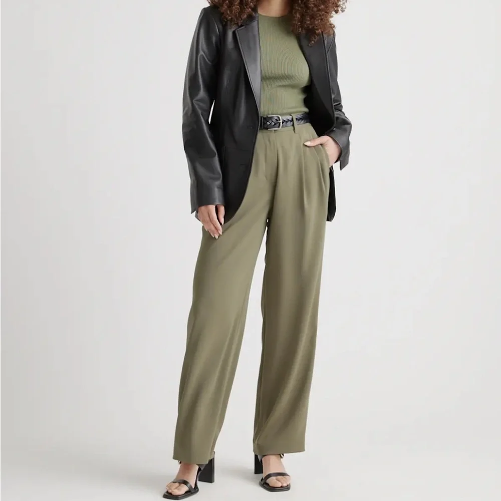 NWT 💚 QUINCE Olive Stretch Crepe Pleated Wide Leg Pants; Size 6, 30L - Picture 4 of 16